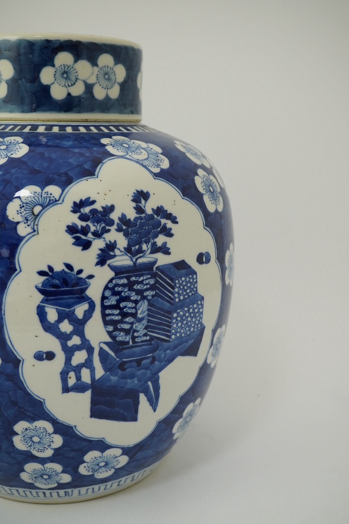 A large Chinese blue and white ‘Hundred Antiques’ jar and cover, late 19th century